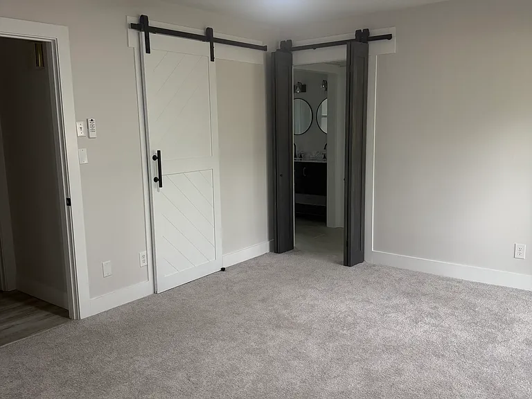 300 Oak Tree Ln — Photo 26