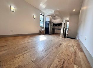 1868 Gates Ave #1B, Ridgewood, NY 11385