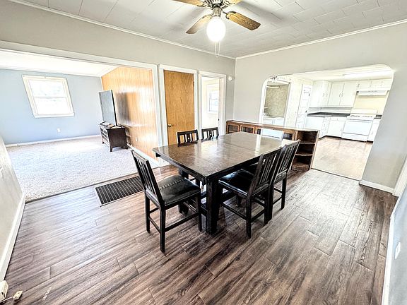 2nd image of 603 Rose Ave