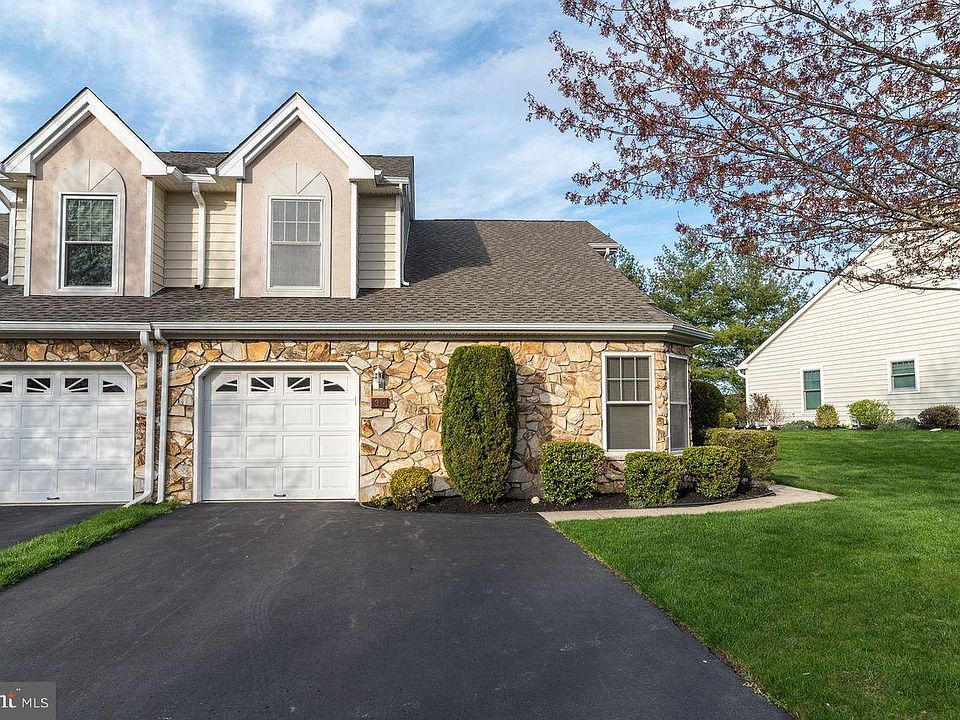 1st image of 39 Ashley Dr