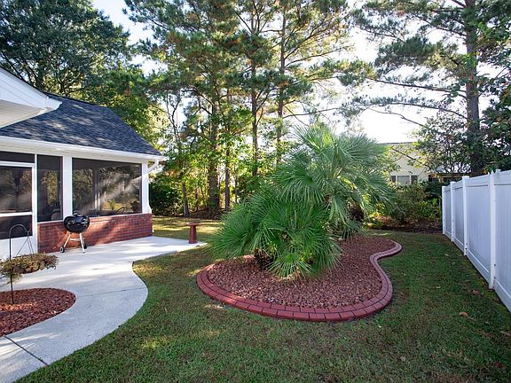 5th image of 3886 Stillwood Dr.
