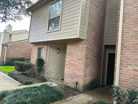 2nd image of 933 Memorial Village Dr