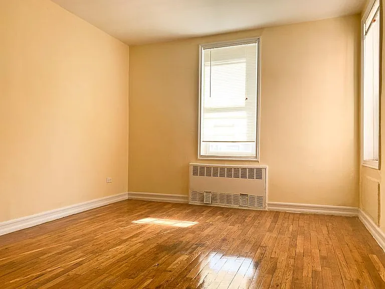140-60 Beech Ave — Photo 10