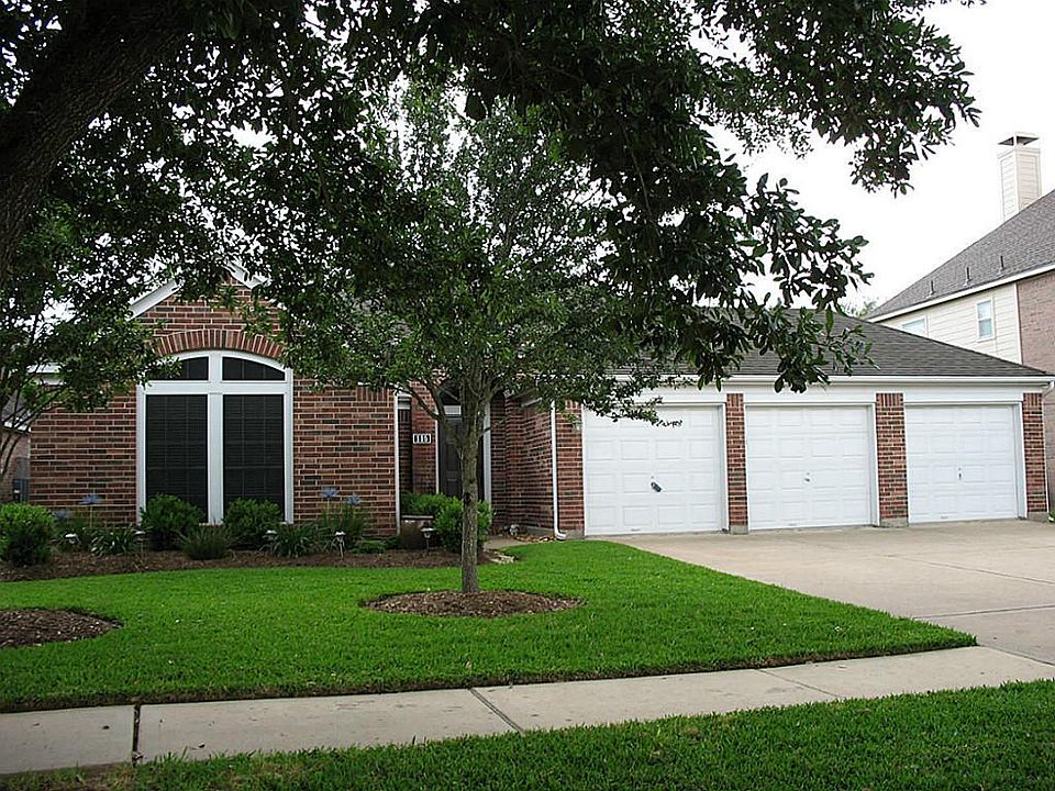 1st image of 115 Crescent Bay Dr