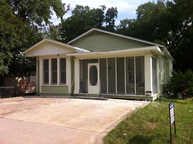 Freshly painted Duplex