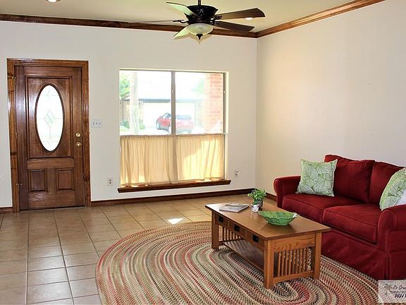 2nd image of 1302 Oak Ct