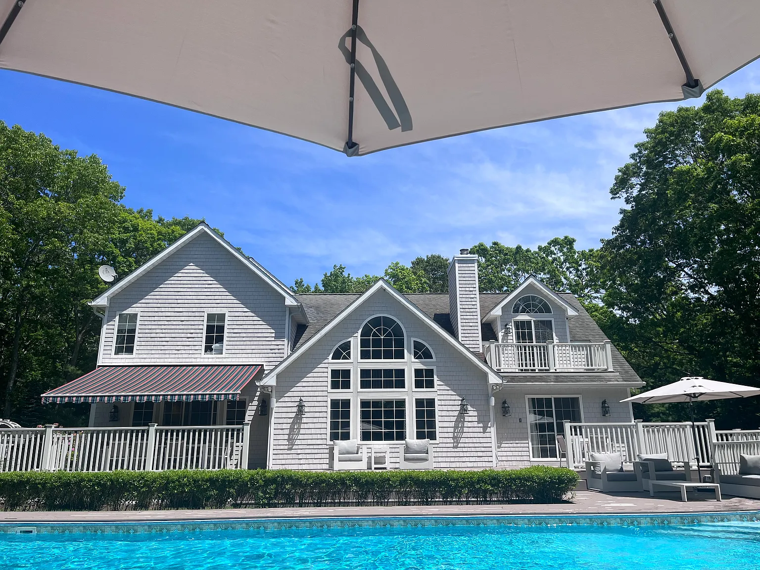 East Hampton Beach Retreat — Photo 2