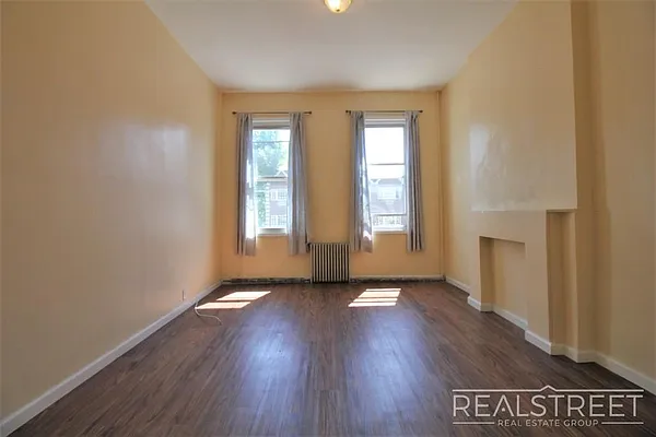 Rented by Real Street Inc | media 7