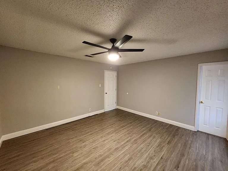 1805 Magnolia Ave — Photo 33