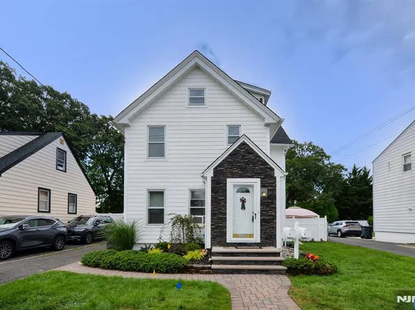 176 E Main St, Bergenfield, NJ 07621
