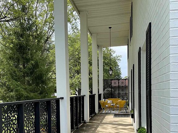 3rd image of 3204 W Woodbridge Dr