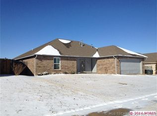 11816 N 109th East Ave, Collinsville, OK 74021