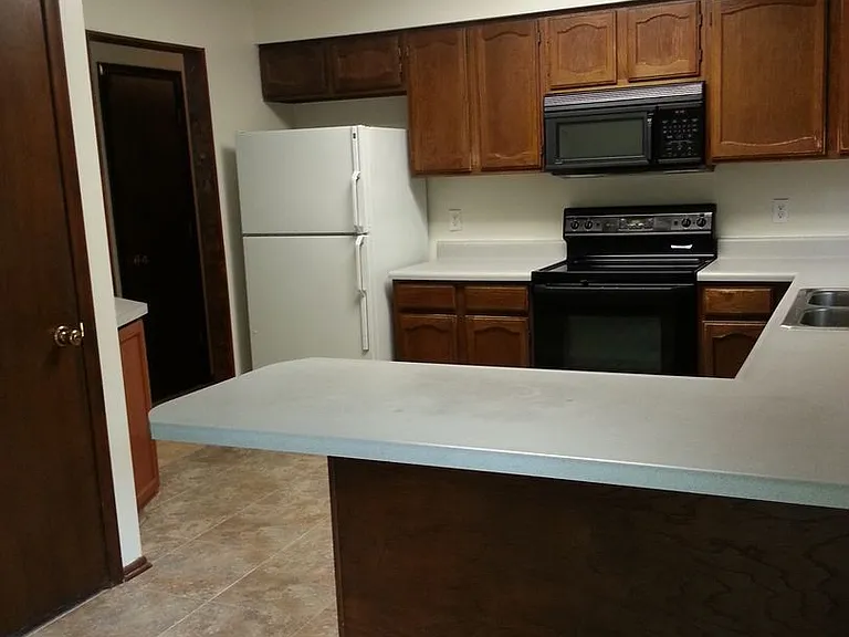 3046 Diadem Dr — Photo 2