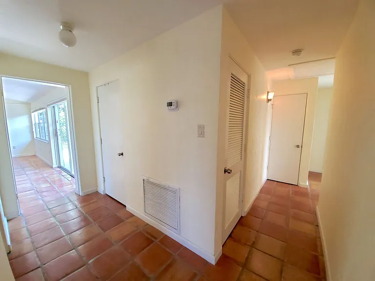 3513 S School Ave — Photo 15