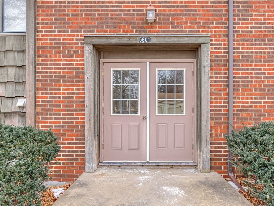 2nd image of 5601 W 58th St #110