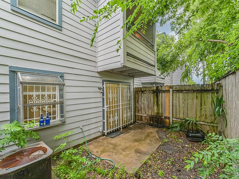 5917 Fairdale Ln #10 — Photo 41