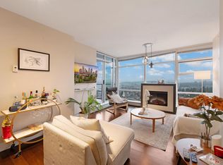 1320 Chesterfield Ave #1304, North Vancouver, BC V7M 0A6