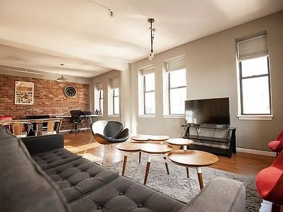 2nd image of 700 Church St APT 902