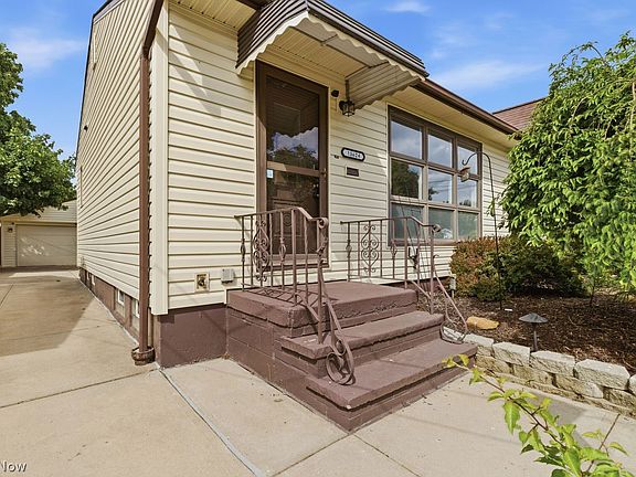 4th image of 15624 Hocking Blvd