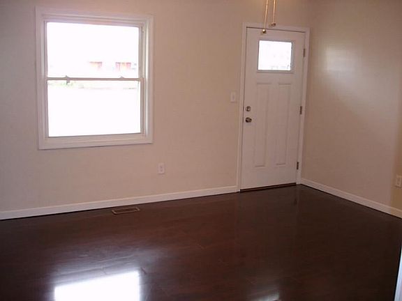 3rd image of 1606 W Grant St