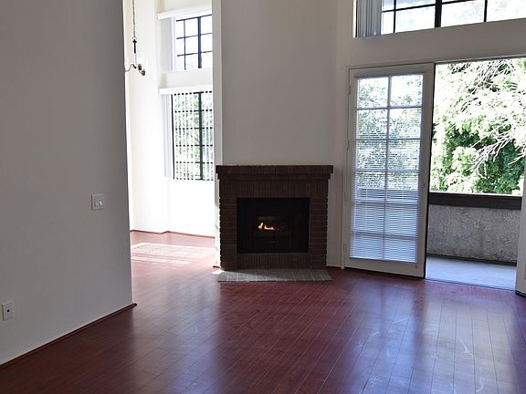 4th image of 1532 Granville Ave APT 201