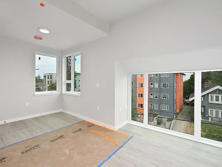 Clara Apartments — Photo 24