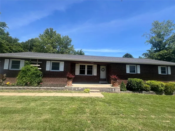 349 Boardwalk St, Bourbon, MO 65441