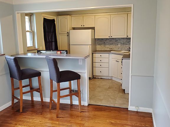 3rd image of 1022 Hollytree Dr