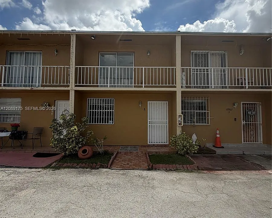 10962 SW 4th St #I2