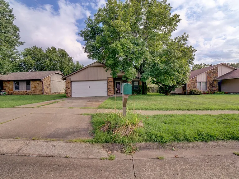 2505 E Princeton St — Photo 8