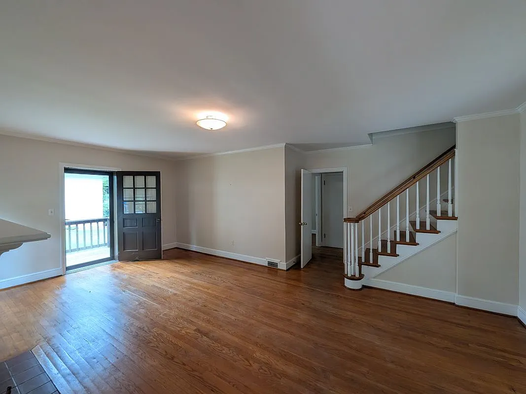 4 bed, 2.0 bath, 2188 sqft, $2,250 — Photo 3