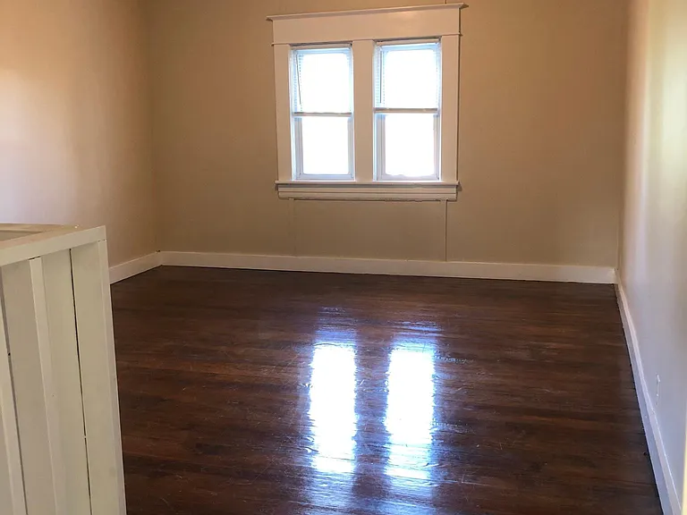112 N Bruffey St — Photo 19