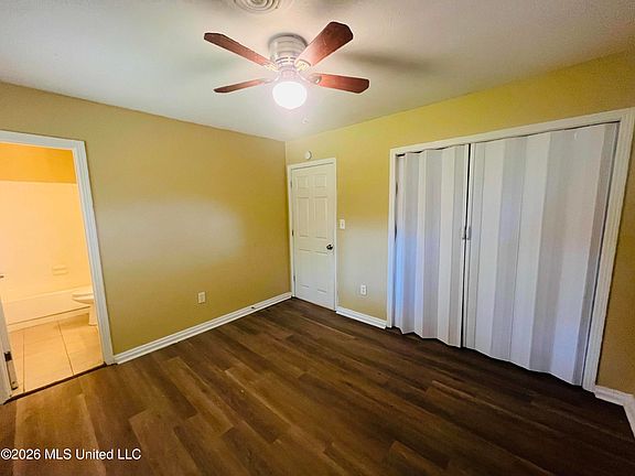 5th image of 1368 Dorgan St