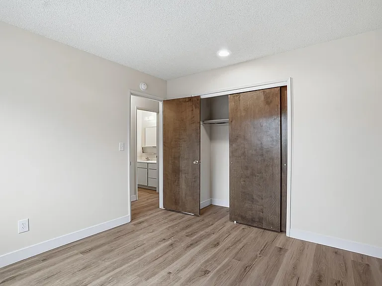3102 E 27th Ave — Photo 40
