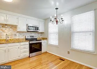 8931 Park Forest Dr — Photo 6