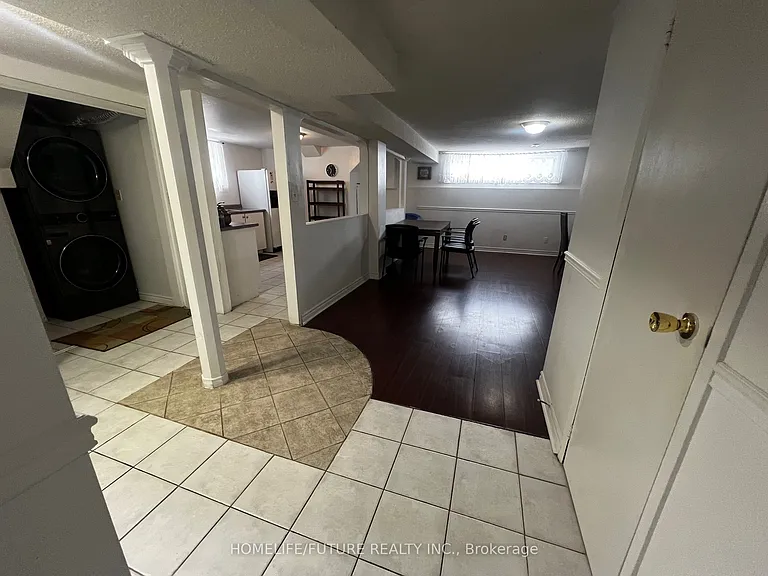 27 Winstanly Cres #BASEMENT — Photo 12