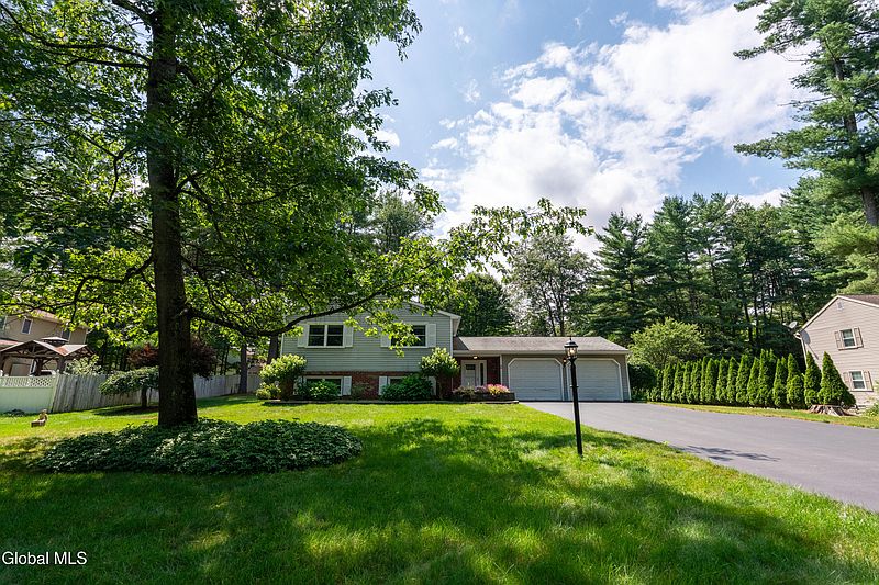 5th image of 9 Rolling Hills Dr
