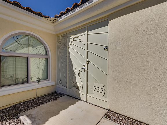 3rd image of 701 W Calle Montero