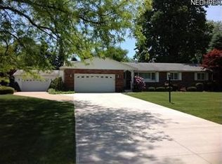 3136 Sherbrook Dr, Uniontown, OH 44685