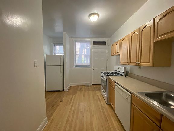 4th image of 6740 N Lakewood Ave APT 1