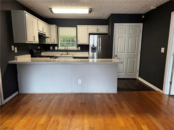 2023 Sitser Ln, College Park, GA 30349