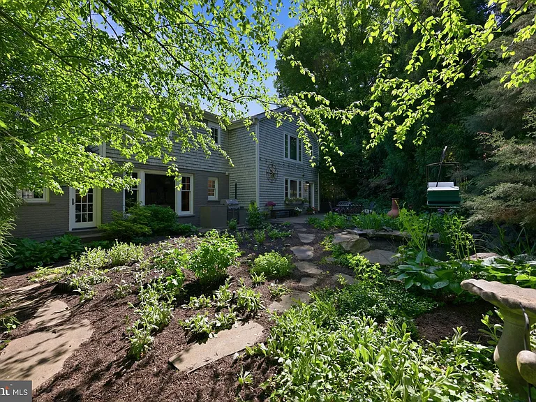 2800 Greenvale St — Photo 57