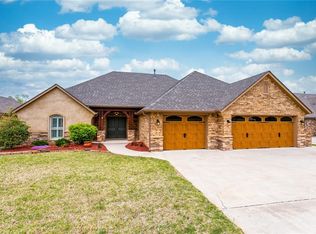 379 Cambridge Rd, Midwest City, OK 73130