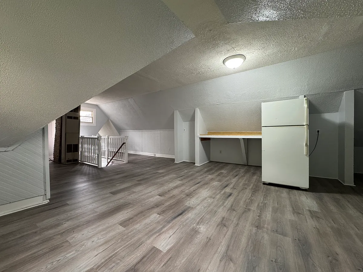 Building Photo - 41 2nd Ave #3