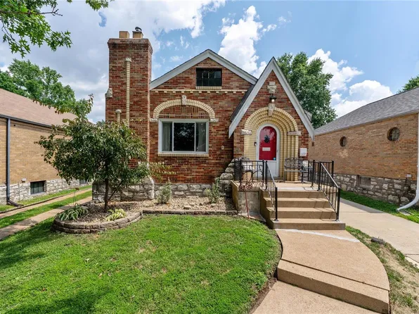 724 Dallas Dr, Saint Louis, MO 63125