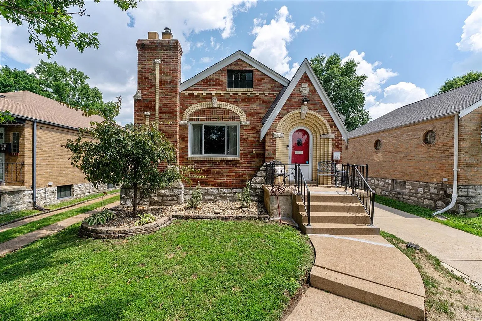724 Dallas Dr photo 1