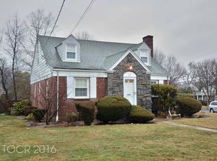 637 Bogert Rd, River Edge, NJ 07661