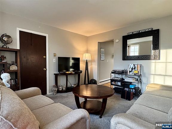 2nd image of 216 Jackson Avenue