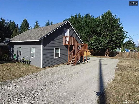 5th image of 4218 15th Ave NE #B