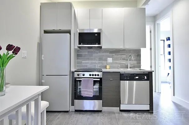 Rented by Real Street Inc | media 2